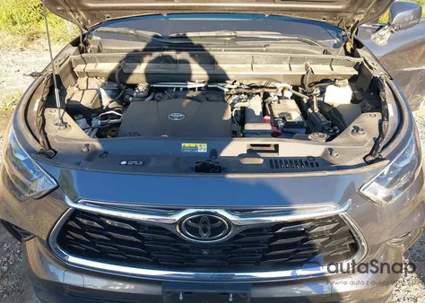 2021 Toyota Highlander Platinum z USA, uszkodzony, nr VIN 5TDFZRBH5MS138398